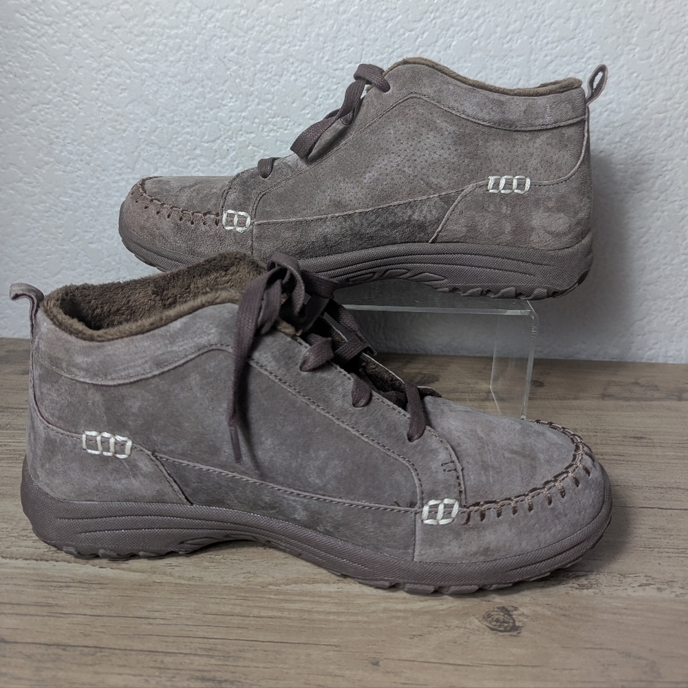Skechers Women's Relaxed fit- Reggae Fest 2.0  Size 8.5 Wide Fit Boots